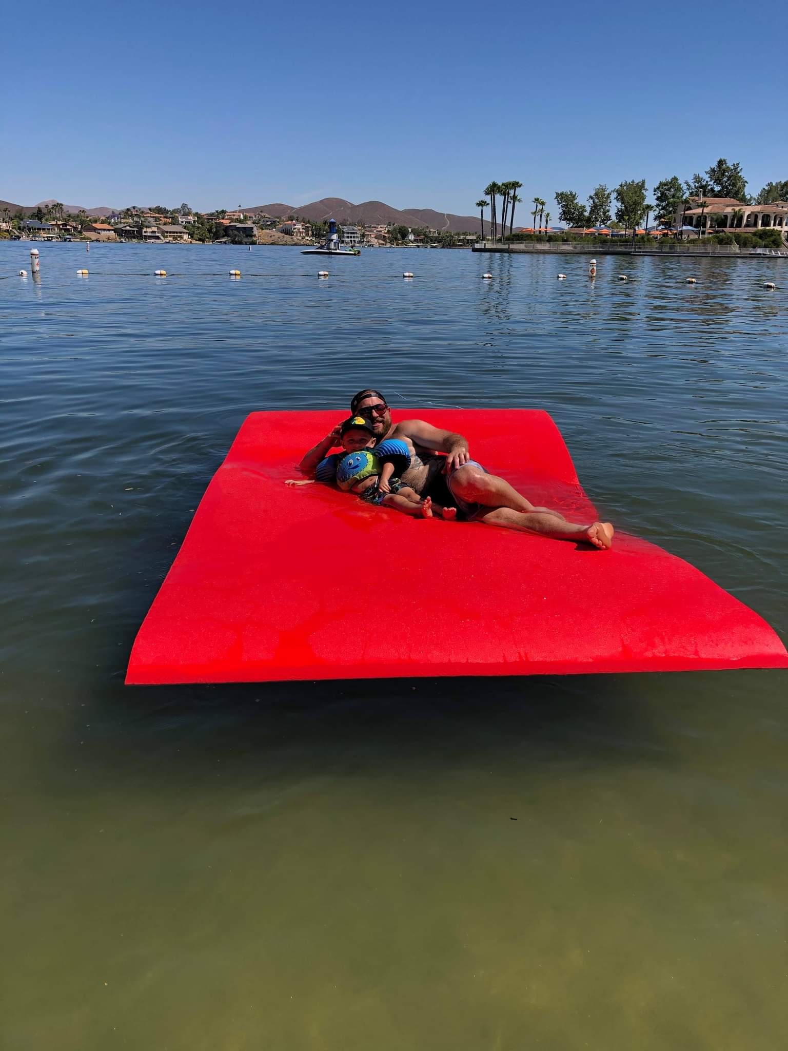 Floating store dock mat